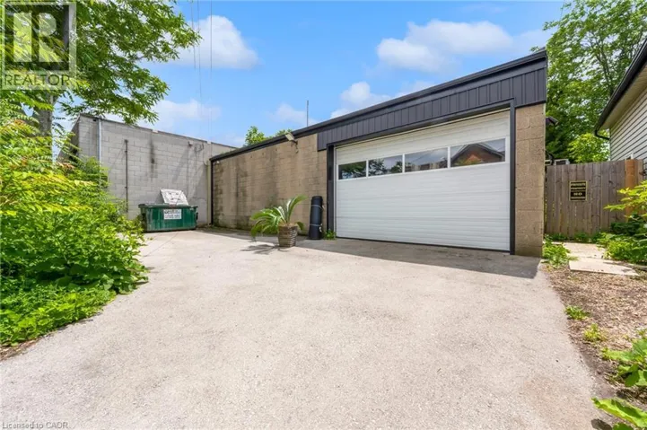 16 MYRTLE Avenue Unit# 1, Hamilton, Ontario L8M2E9