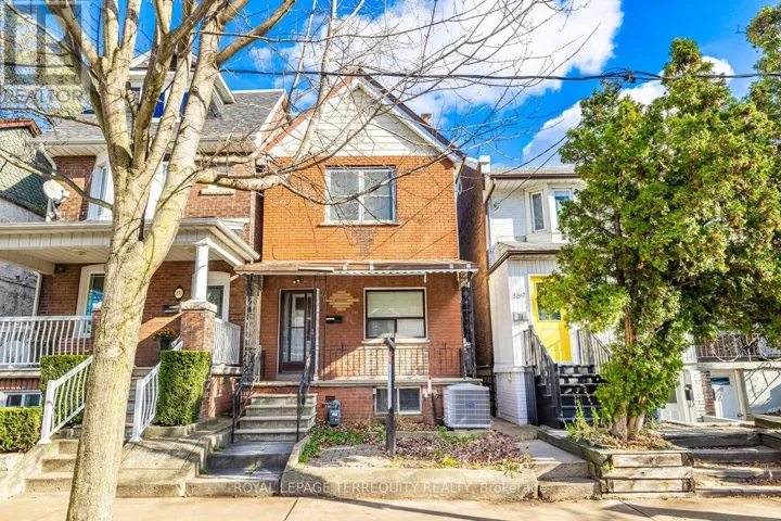 TOP FLOOR - 171 CHRISTIE STREET, Toronto (Annex), Ontario M6G3B3