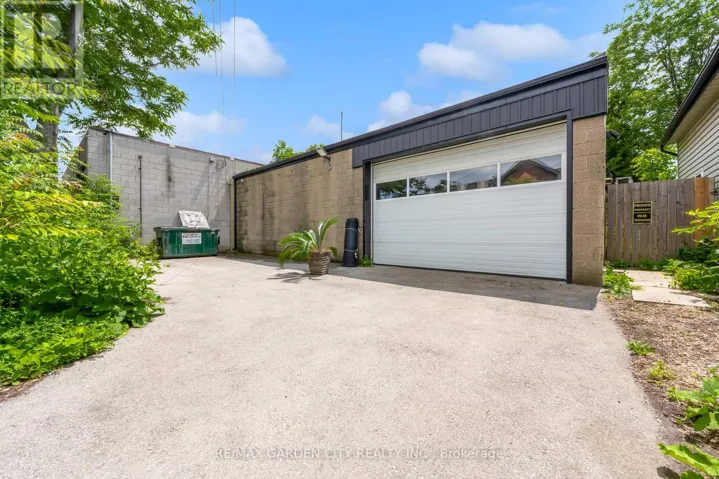 1 - 16 MYRTLE AVENUE, Hamilton (St. Clair), Ontario L8M2E9