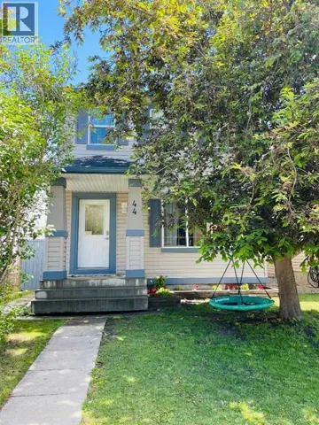 44 Everridge Way SW, Calgary, Alberta T2Y4S7