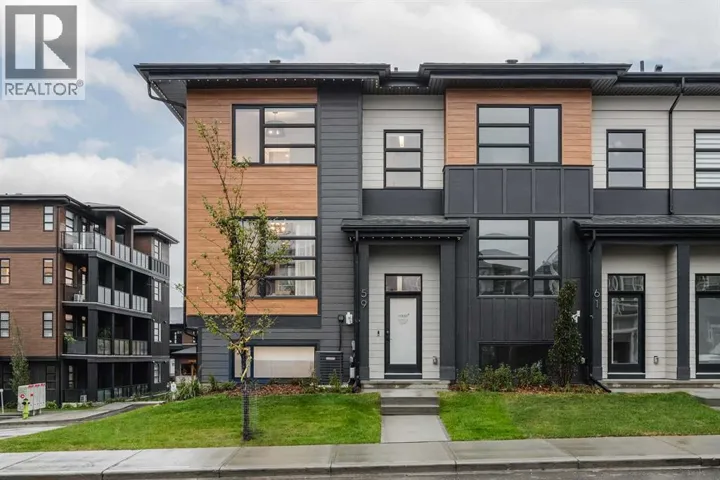 59 Lucas Way NW, Calgary, Alberta T3P2C7
