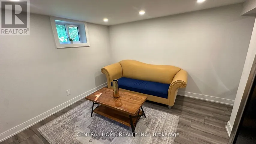 LOWER LEVEL - 139 MAURICE COURT, Newmarket (Bristol-London), Ontario L3Y2W1