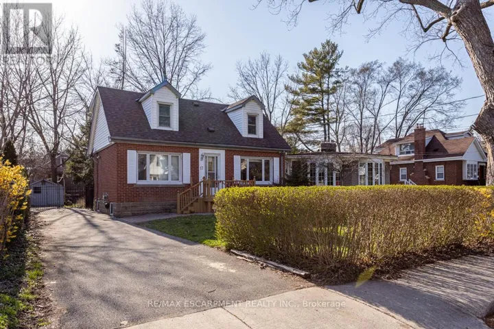 17 THORNDALE STREET N, Hamilton (Ainslie Wood), Ontario L8S3K5