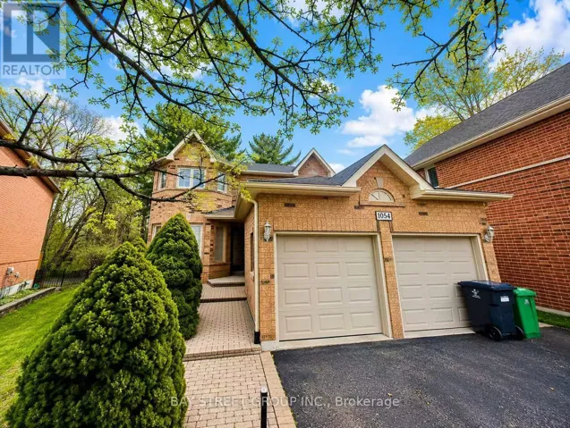 1054 CHATEAU COURT, Mississauga (Lorne Park), Ontario L5H4J8