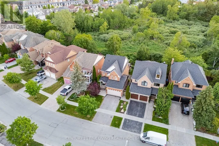 18 NANTUCKET DRIVE, Richmond Hill (Oak Ridges Lake Wilcox), Ontario L4E3V1