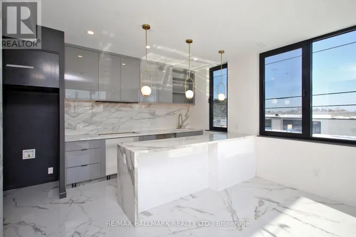 2 OWEN DRIVE, Toronto (Alderwood), Ontario M8W1W7