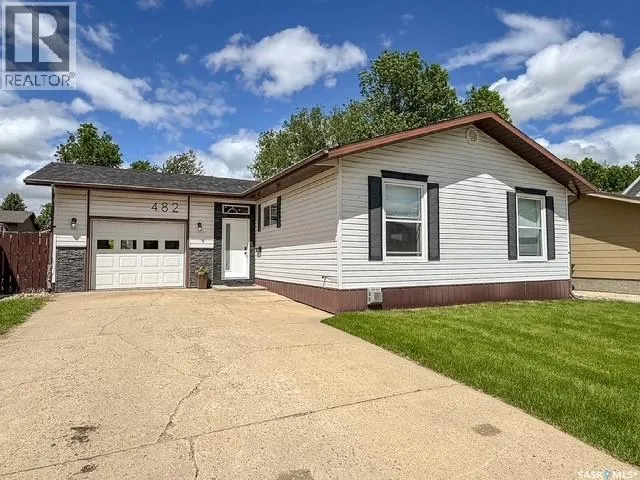 482 Russell CRESCENT, Swift Current, Saskatchewan S9H4S7