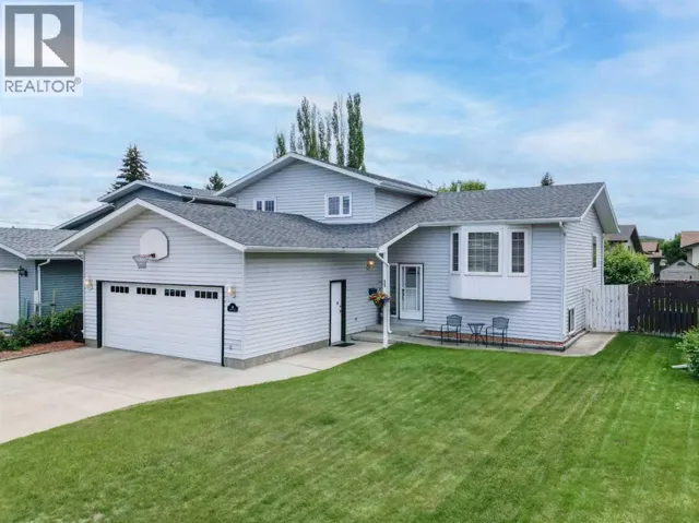 44 Huget Crescent, Red Deer, Alberta T4N6P4