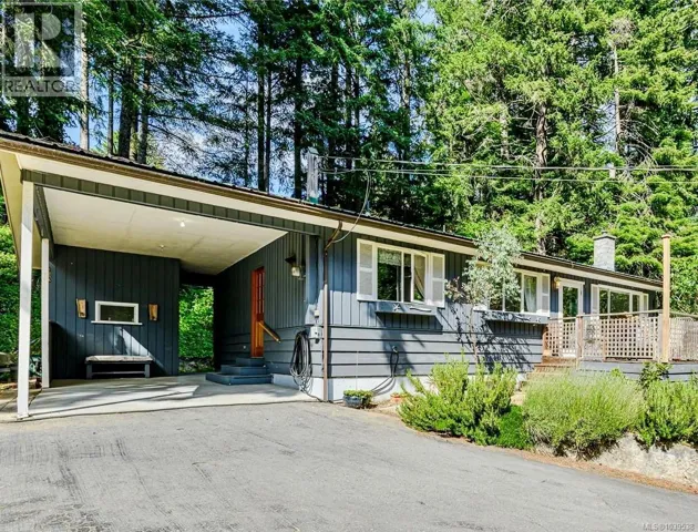 201 Harrison Ave NW, Salt Spring, British Columbia V8K2N3