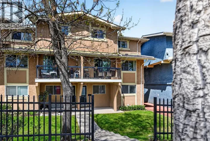 1112, 2200 Woodview Drive SW, Calgary, Alberta T2W3N6