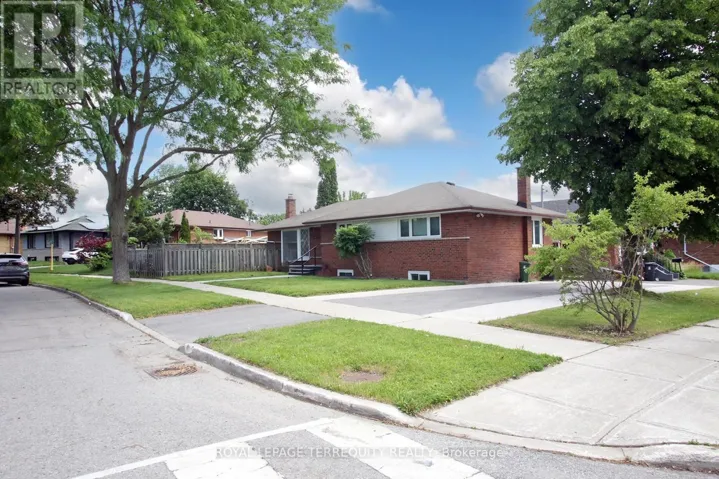 1 BARNES CRESCENT, Toronto (Woburn), Ontario M1G1Z8