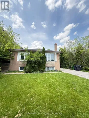 MAIN - 256 PATRICIA AVENUE, Toronto (Newtonbrook West), Ontario M2M1J8