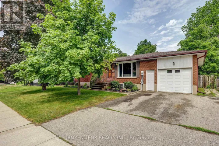 17 ST ANDREW STREET, Aylmer, Ontario N5H2M9