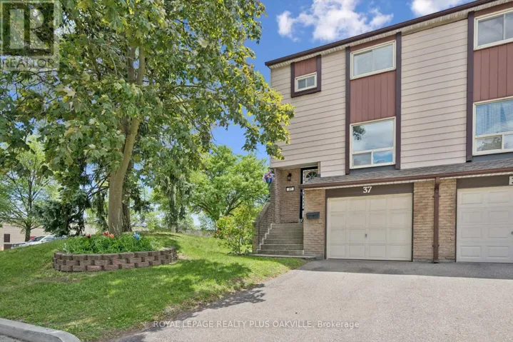 37 - 1221 DUNDIX ROAD, Mississauga (Applewood), Ontario L4Y3Y9