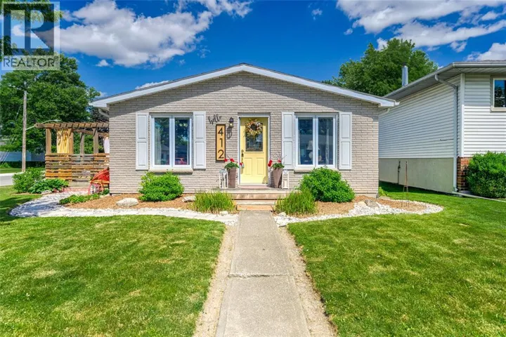412 FIRST AVENUE, Petrolia, Ontario N0N1R0