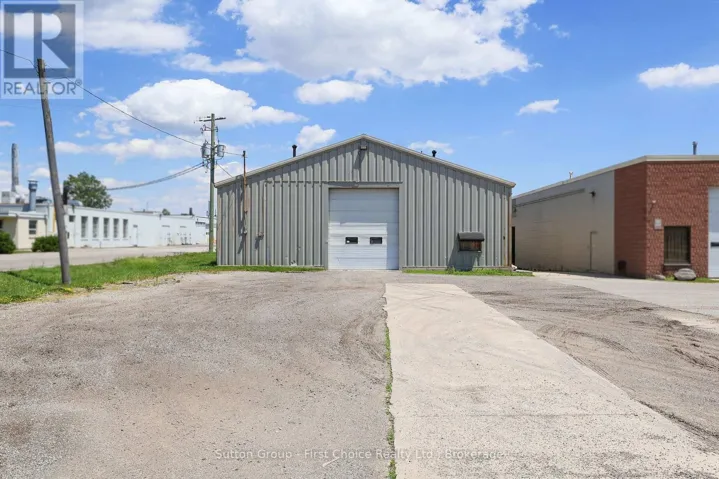 BUILDING B - 3330 WHITE OAK ROAD, London South (South W), Ontario N6E1L8