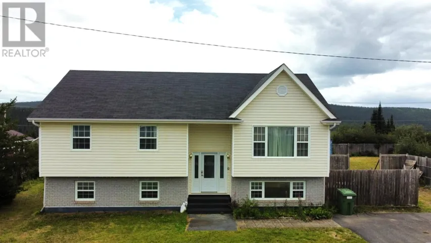 9 Winter Avenue, Wabush, Newfoundland & Labrador A0R1B0