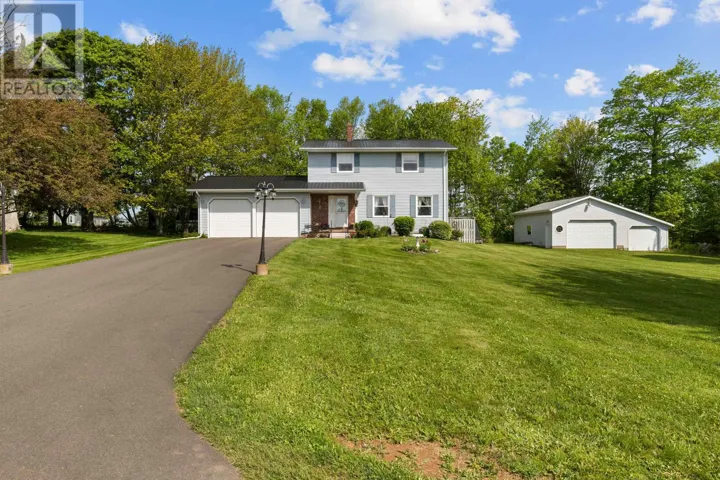 2 Laura Lane, Stratford, Prince Edward Island C1B2T5