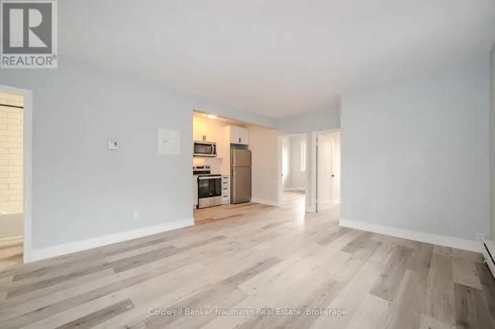 6 - 104 ELIZABETH STREET, Guelph (St. Patrick's Ward), Ontario N1E2X4