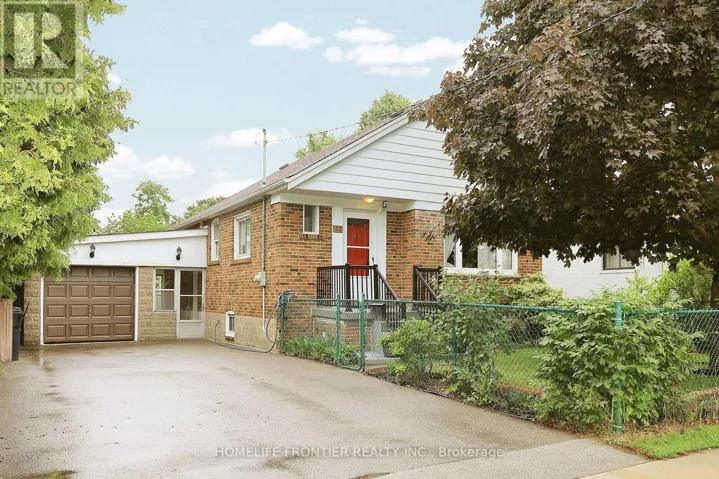32 COULES COURT, Toronto (Alderwood), Ontario M8W2N9