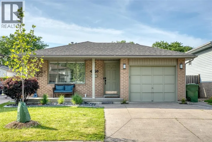 4750 THERESA PLACE, Windsor, Ontario N8T3M8