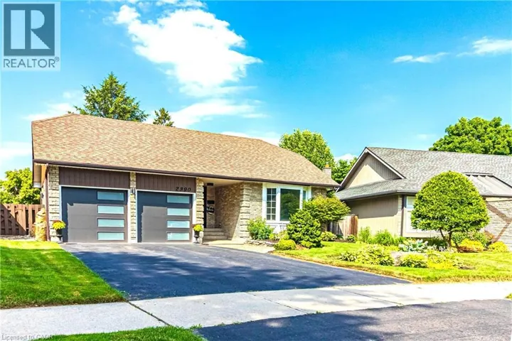 2390 SINCLAIR Circle, Burlington, Ontario L7P3C3