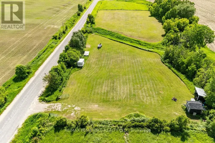 112 CORNERVIEW ROAD, Whitewater Region, Ontario K0J1K0