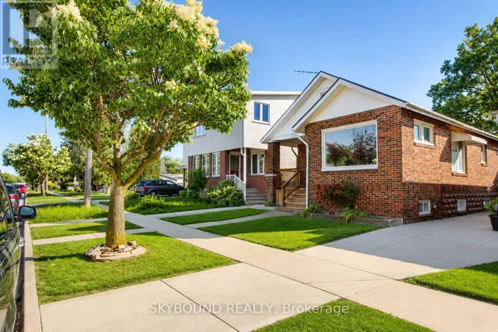 1723 LANGLOIS AVENUE, Windsor, Ontario N8X4M4
