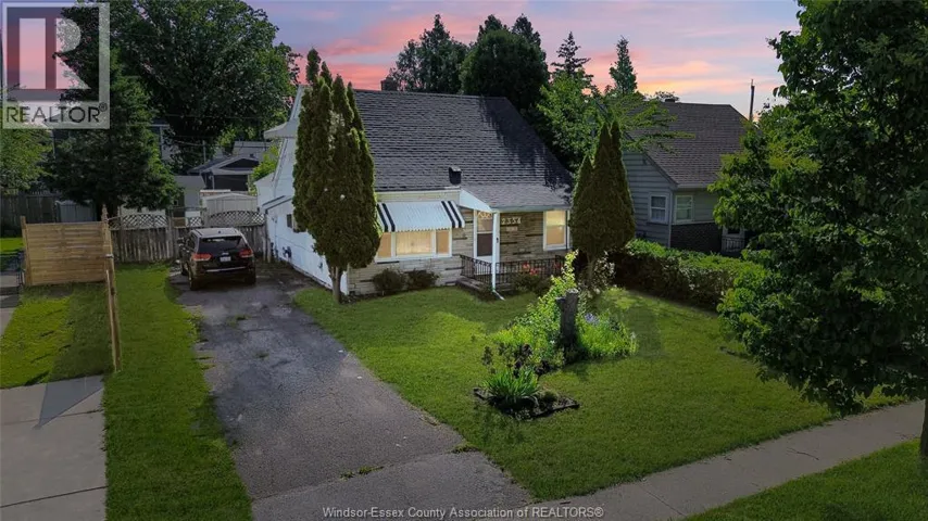 2354 Highland AVENUE, Windsor, Ontario N8X3S5