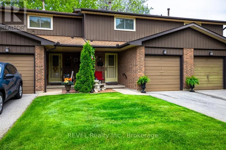 2 - 64 FORSTER STREET, St. Catharines (Vine/Linwell), Ontario L2N6T5