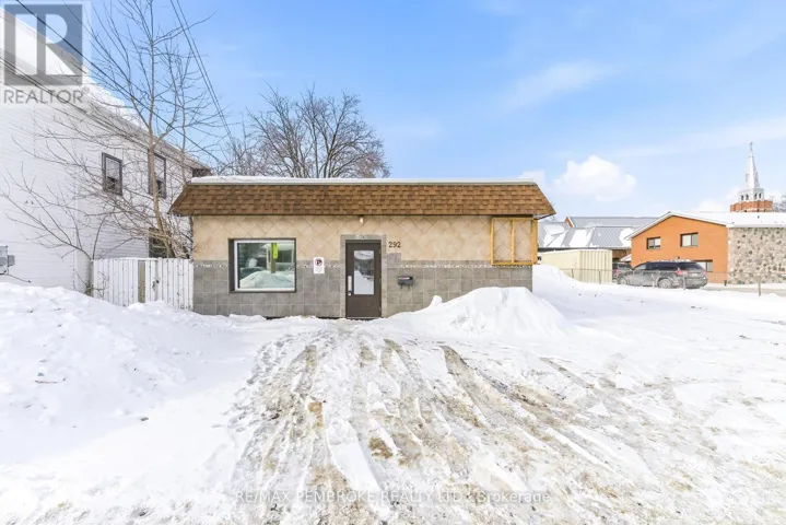 292 TRAFALGAR ROAD, Pembroke, Ontario K8A5A8