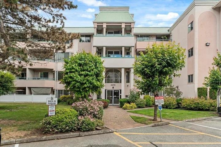 231 33173 OLD YALE ROAD, Abbotsford, British Columbia V2S2J4