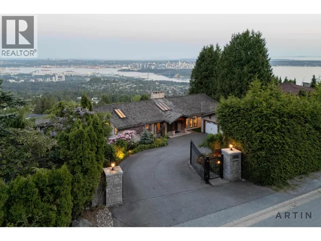1521 CHARTWELL DRIVE, West Vancouver, British Columbia V7S2R9