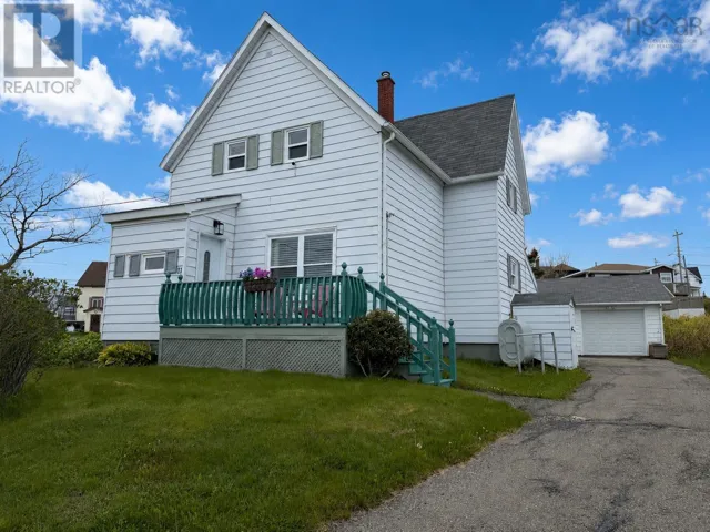 11 Havenside Road, Louisbourg, Nova Scotia B1C1N5