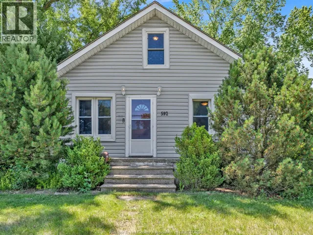 592 REAUME, LaSalle, Ontario N9J1B4