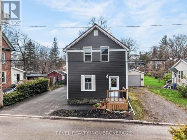 38 BENNETT STREET, Brockville, Ontario K6V2V8