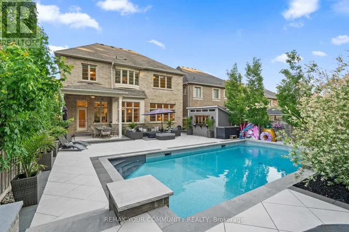106 FOREST GROVE COURT, Aurora, Ontario L4G3G4