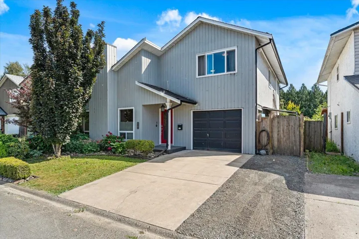 8562 MCCUTCHEON AVENUE, Chilliwack Proper South, Chilliwack, British Columbia V2P7K7