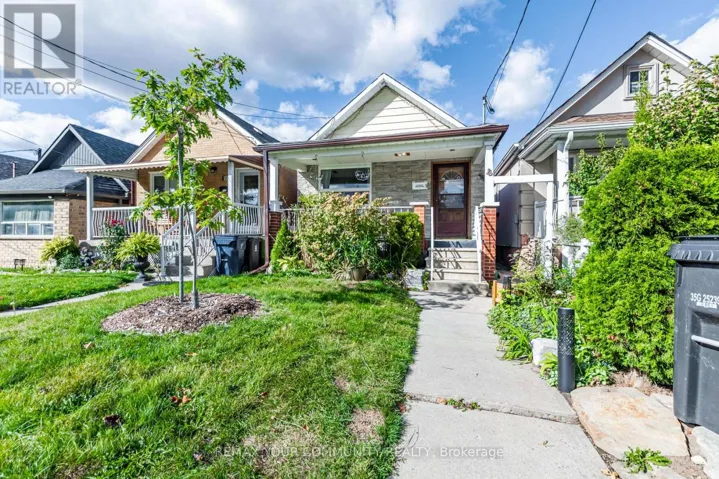 48 CAYUGA AVENUE, Toronto (Rockcliffe-Smythe), Ontario M6N2G1
