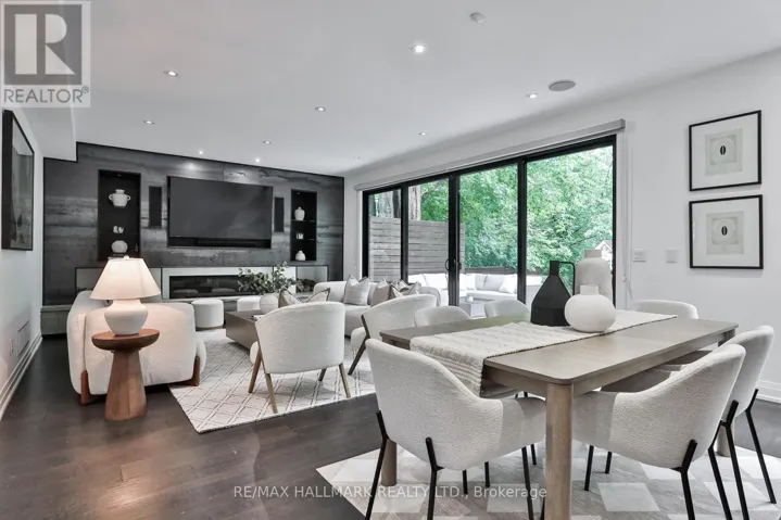 41 INVERMAY AVENUE, Toronto (Clanton Park), Ontario M3H1Z1