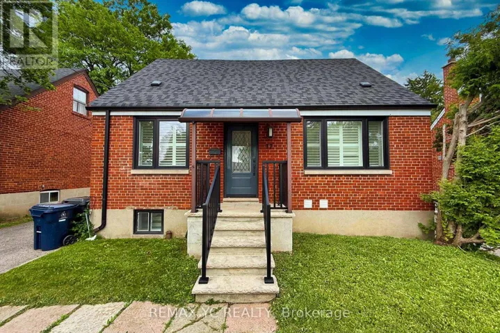 77 TALBOT ROAD, Toronto (Newtonbrook West), Ontario M2M1S1