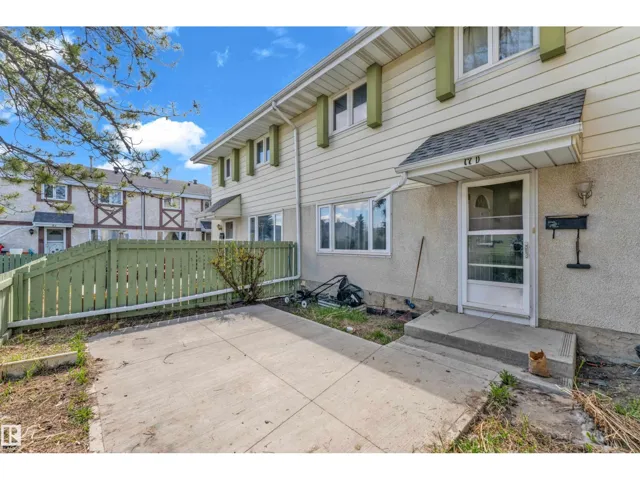 17D CALLINGWOOD CT NW, Edmonton, Alberta T5T0H5