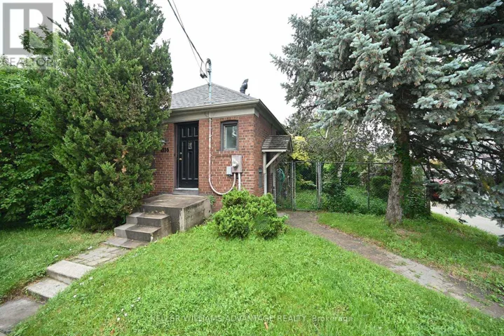 1335 WOODBINE AVENUE, Toronto (Woodbine-Lumsden), Ontario M4C4G3