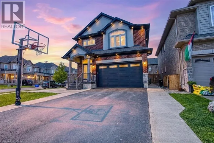 17 NARBONNE Crescent, Stoney Creek, Ontario L8J0J7