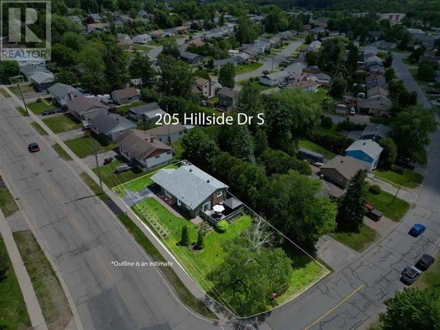 205 Hillside DR S, Elliot Lake, Ontario P5A1N4