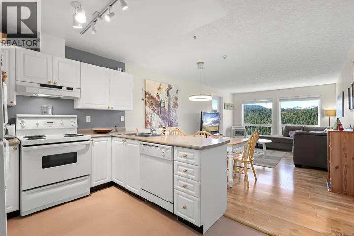 312 1201 Henry Rd, Courtenay, British Columbia V9J1L0