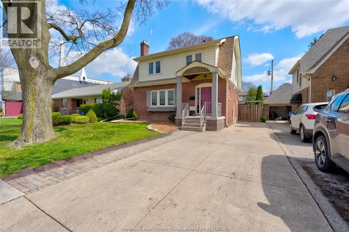 2146 WINDERMERE, Windsor, Ontario N8W2S6