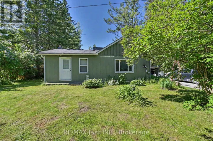 4 HUBBARD STREET, Georgina (Pefferlaw), Ontario L0E1N0