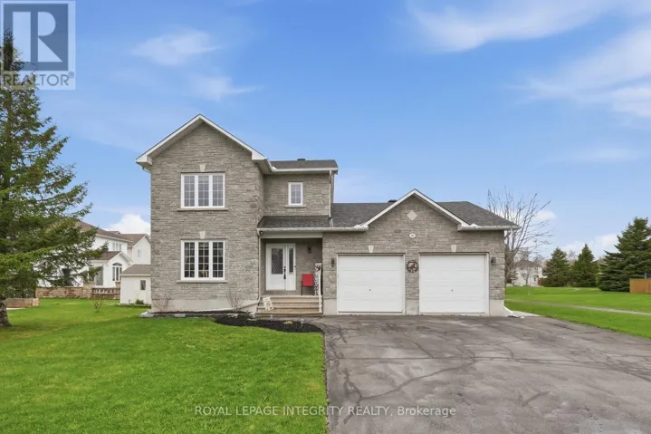 36 FRONTENAC BOULEVARD, Russell, Ontario K0A1W0