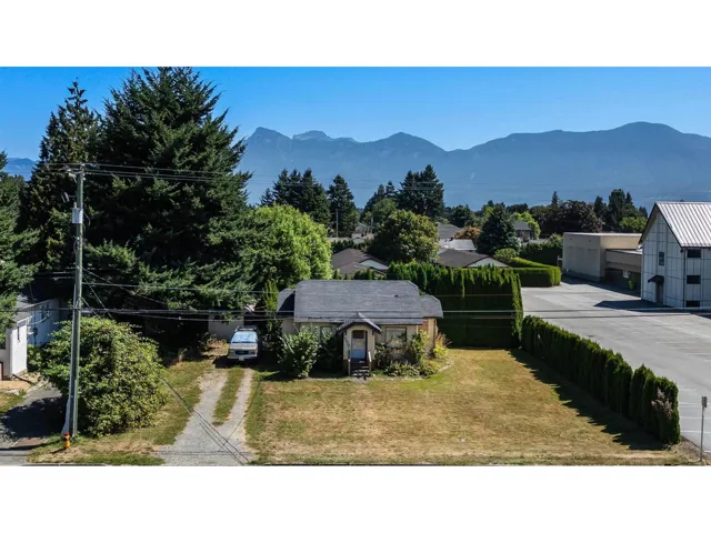 9438 BROADWAY STREET, Chilliwack Proper East, Chilliwack, British Columbia V2P5T9